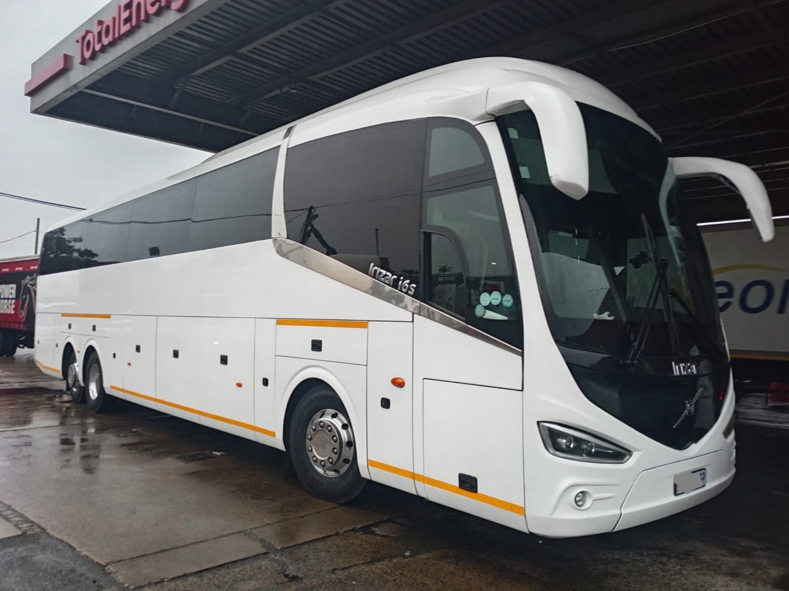 Irizar I 6 S Luxury bus
