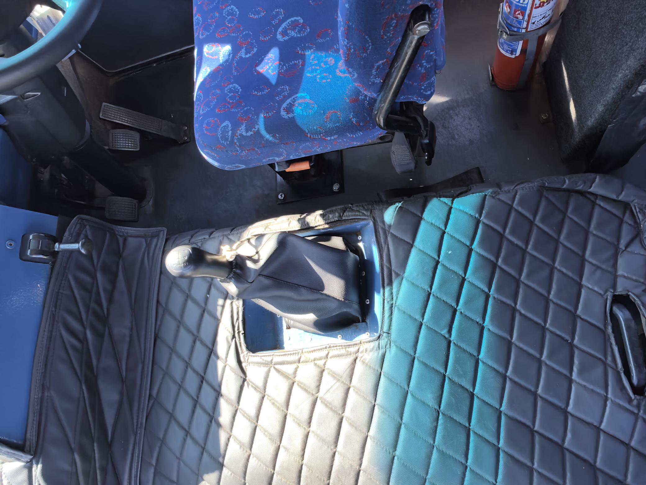 VW 9150 BUS (Turbo Motor)