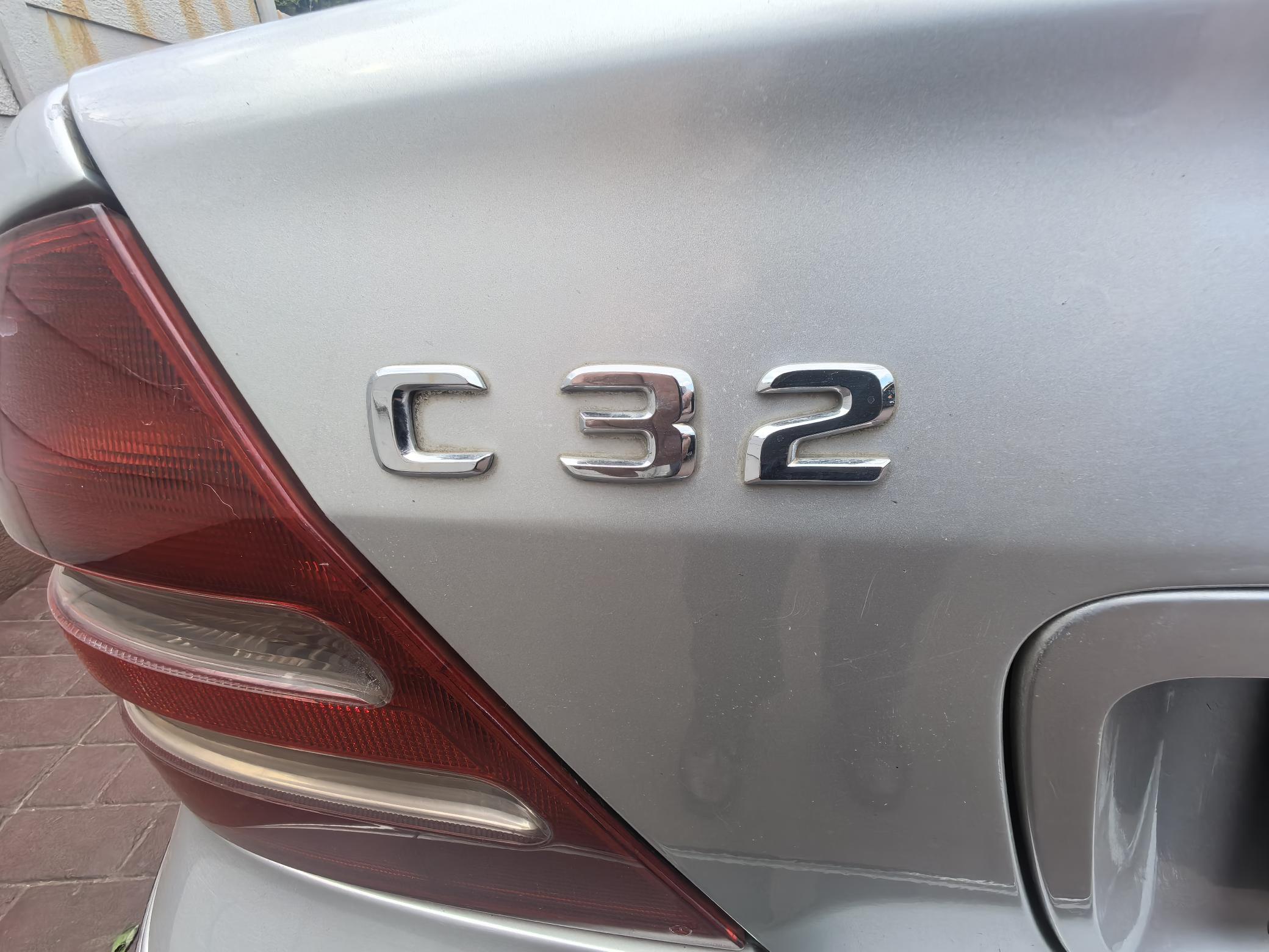 Mercedes Benz C 32 AMG  V 6 Kompressor