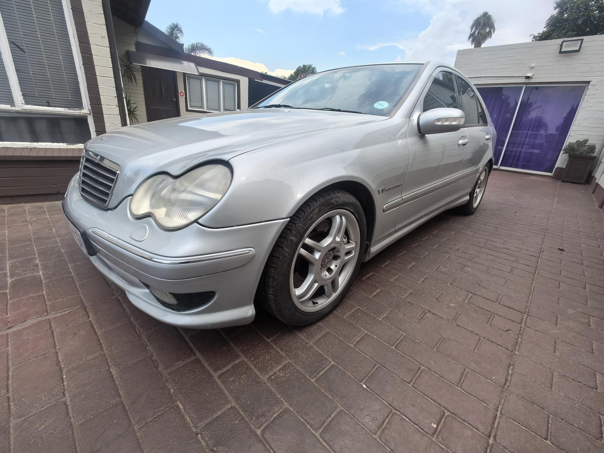 Mercedes Benz C 32 AMG  V 6 Kompressor