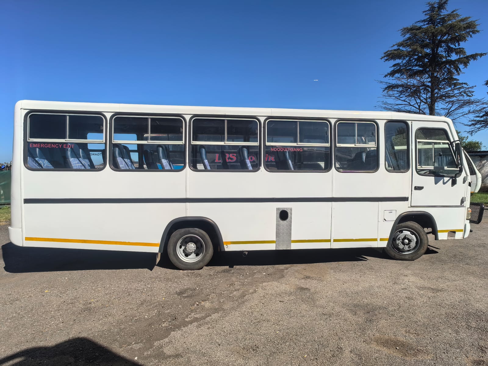 Hino 300 Bus 30 Seater