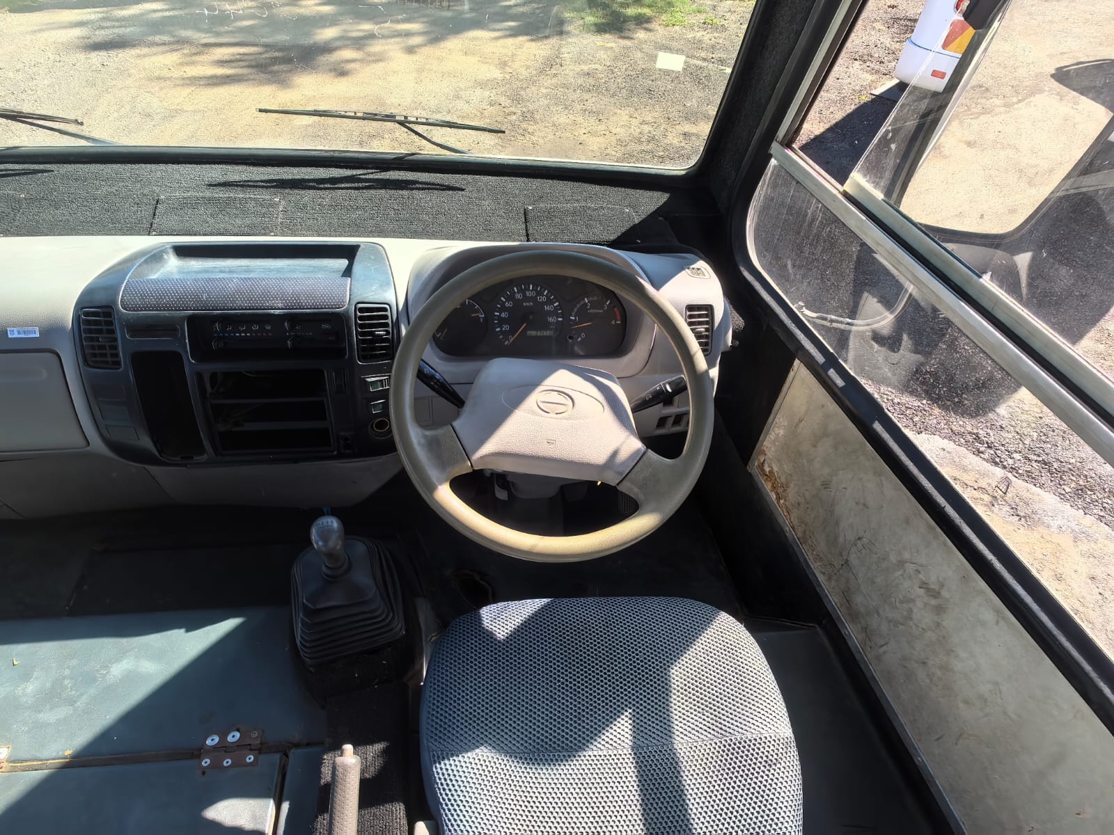 Hino 300 Bus 35 Seater