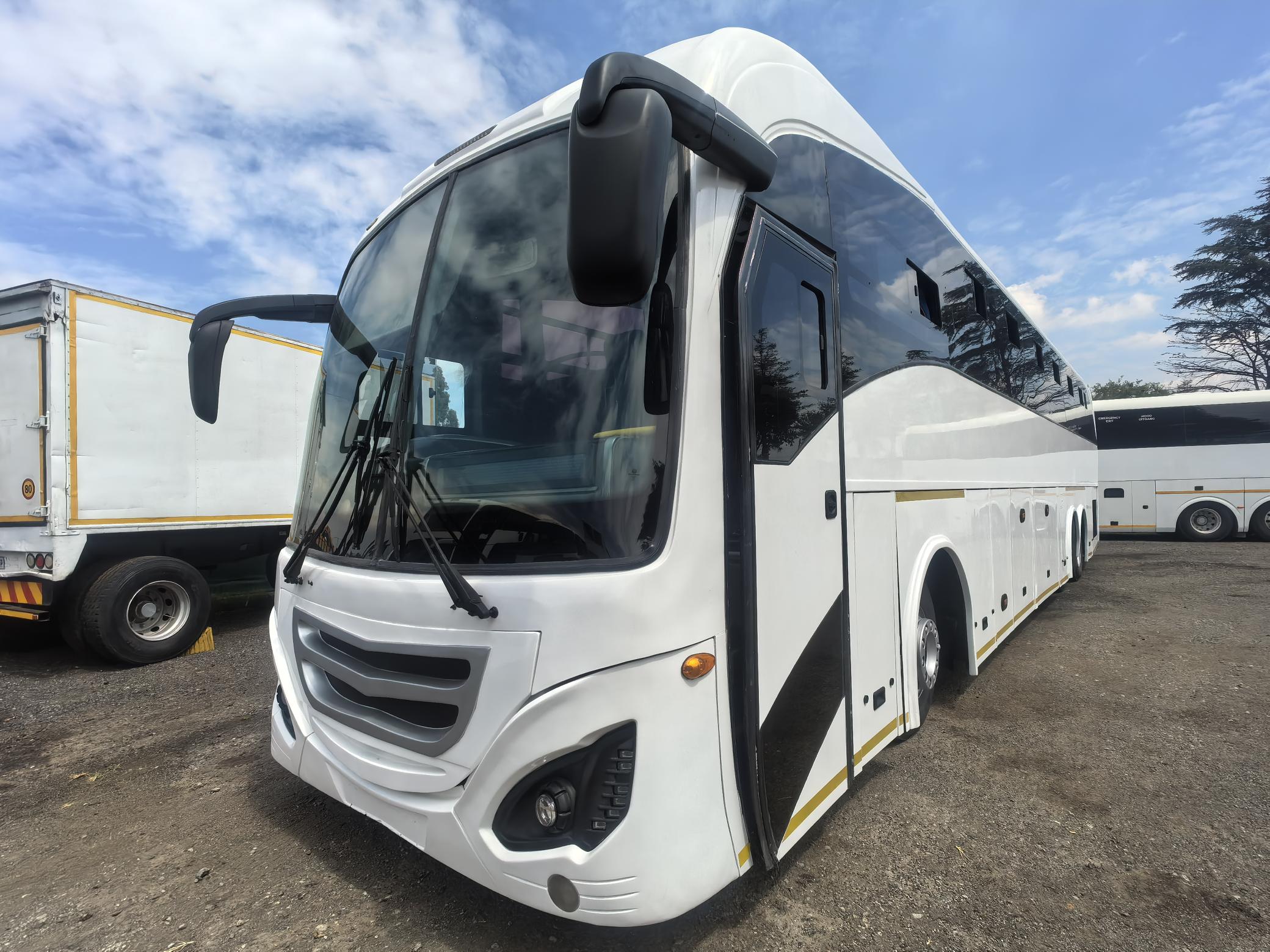 MCV BUS  Volvo B 9 R